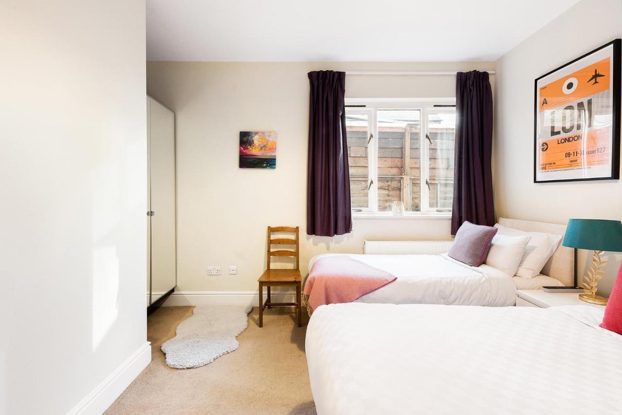 Heart Of Ealing Apartment With Garden 런던 외부 사진