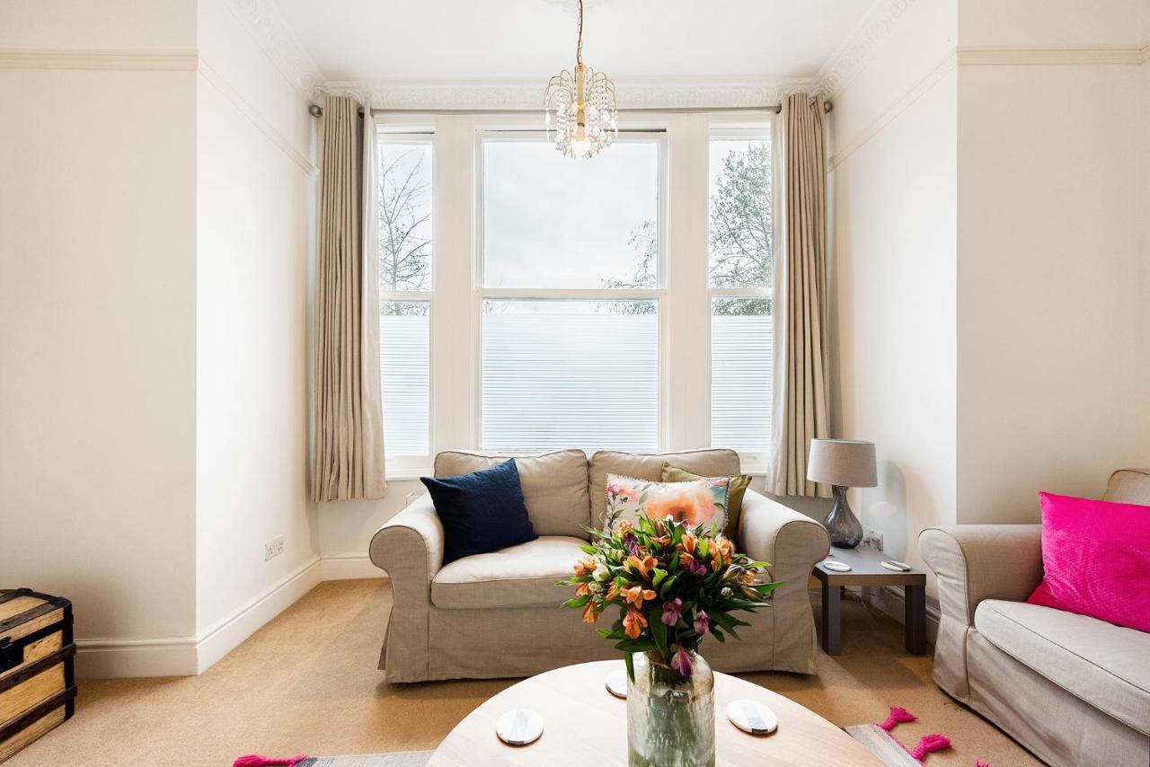 Heart Of Ealing Apartment With Garden 런던 외부 사진